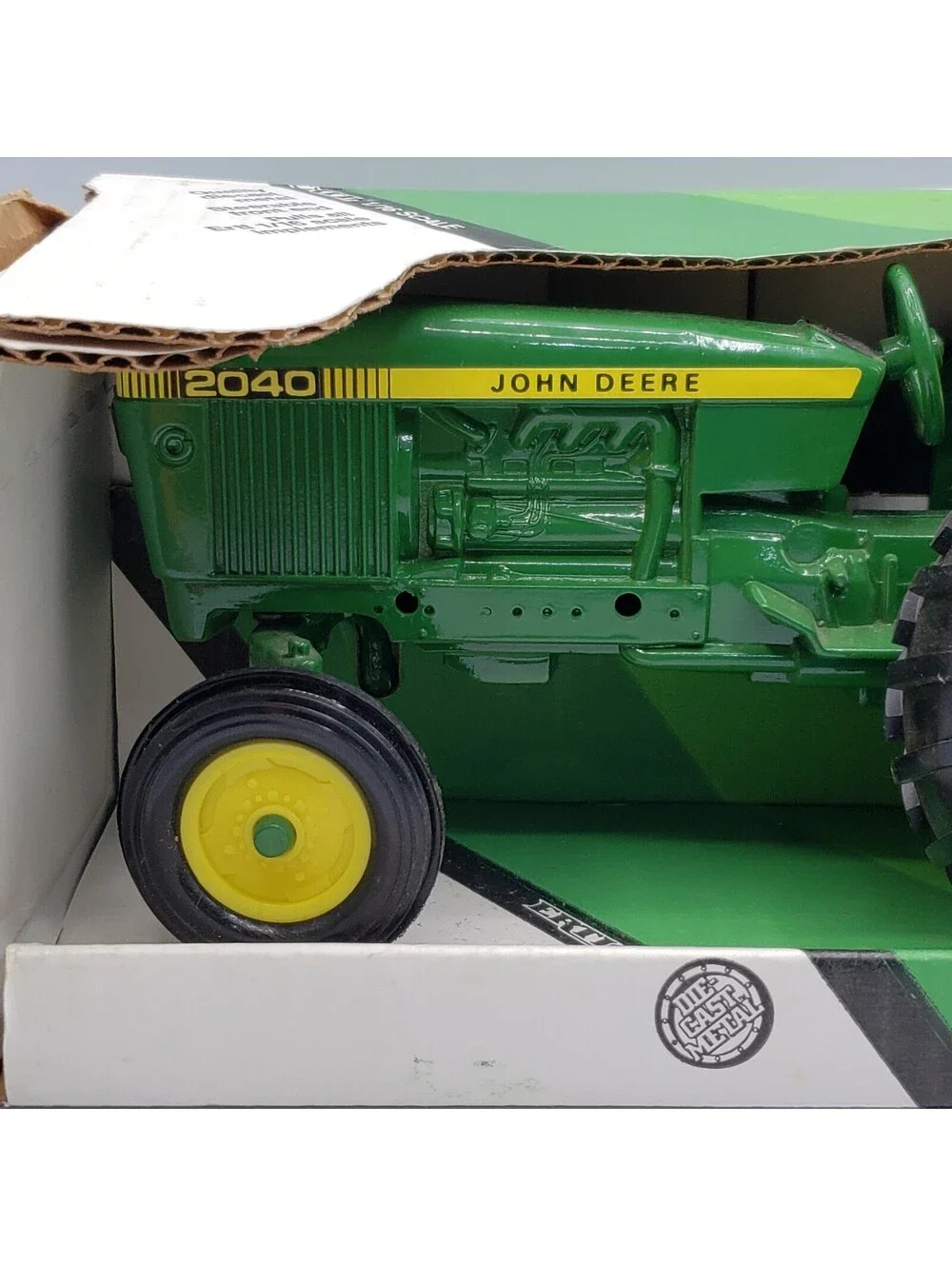 John Deere 2040 Utility Tractor Diecast Model 1/16 Scale